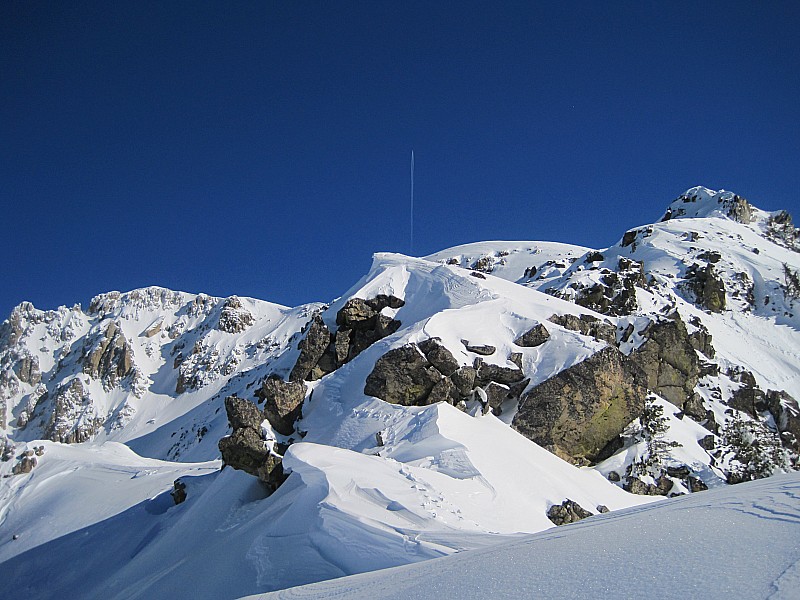 #2 arête du Rogué : neige, glace et rocher: crampons bienvenus! arête du Rogué : neige, glace et rocher: crampons bienvenus!