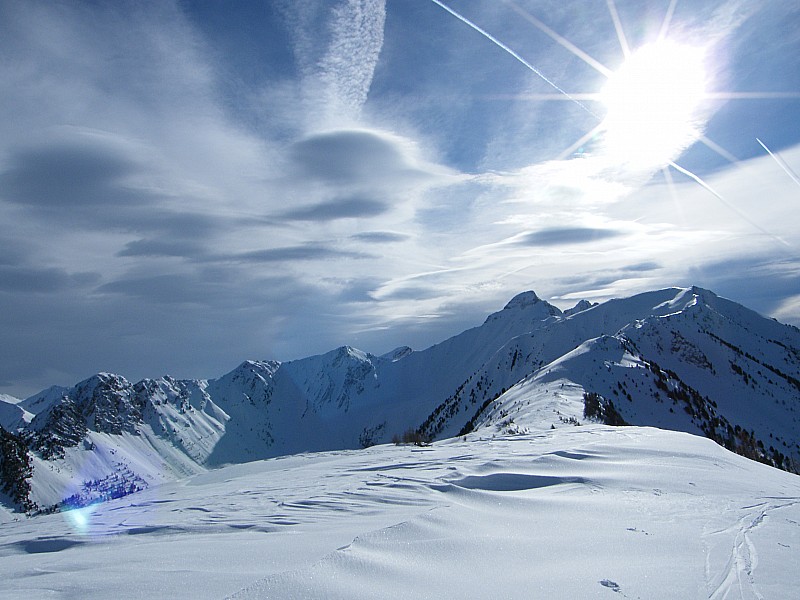 #5 Crête : Nuages, Soleil et avions... Crête : Nuages, Soleil et avions...