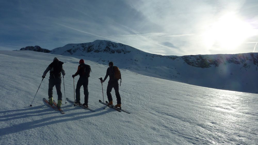 #1 Sur les cretes de Brouffier : l Sur les cretes de Brouffier : l'objectif du jour est en vue avec à droite, le Pas de la Mine