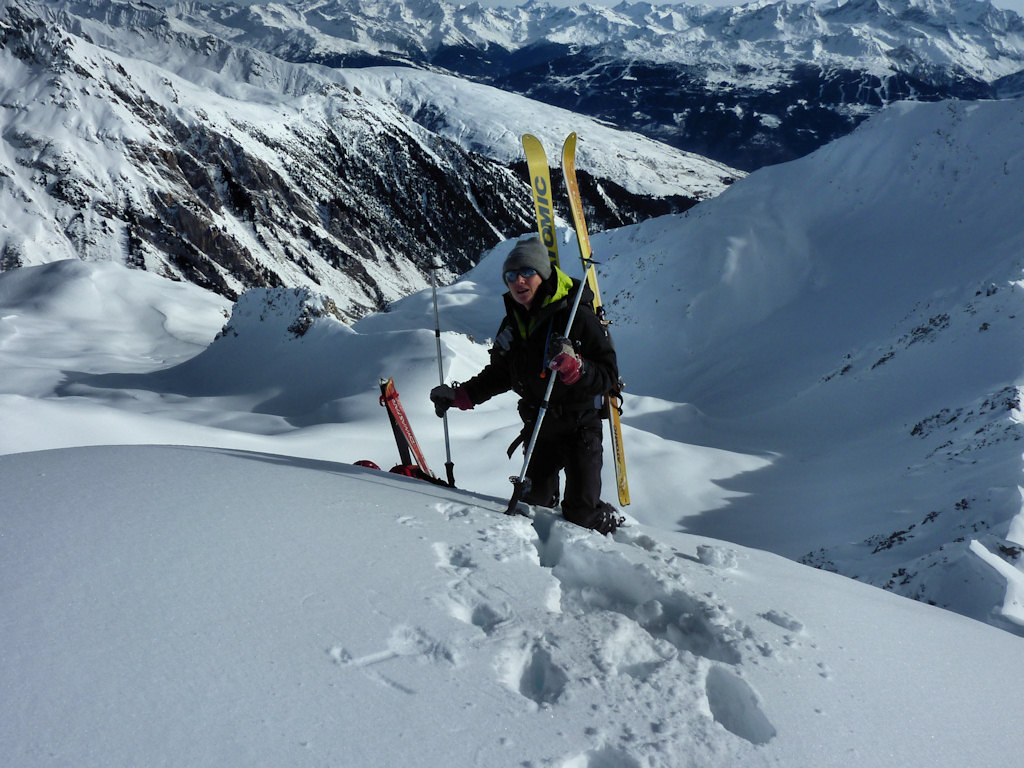 #12 Anne émmerge : Alors que polito attend les suivants dans les derniers mètres bien raides. Anne émmerge : Alors que polito attend les suivants dans les derniers mètres bien raides.