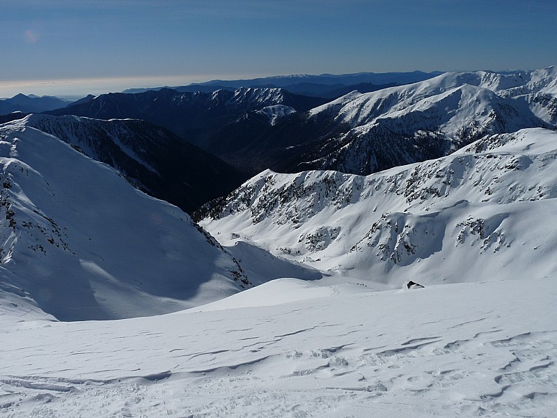 mercantour.15/01/2011 : la 1ere partie de la descente,vue du sommet.