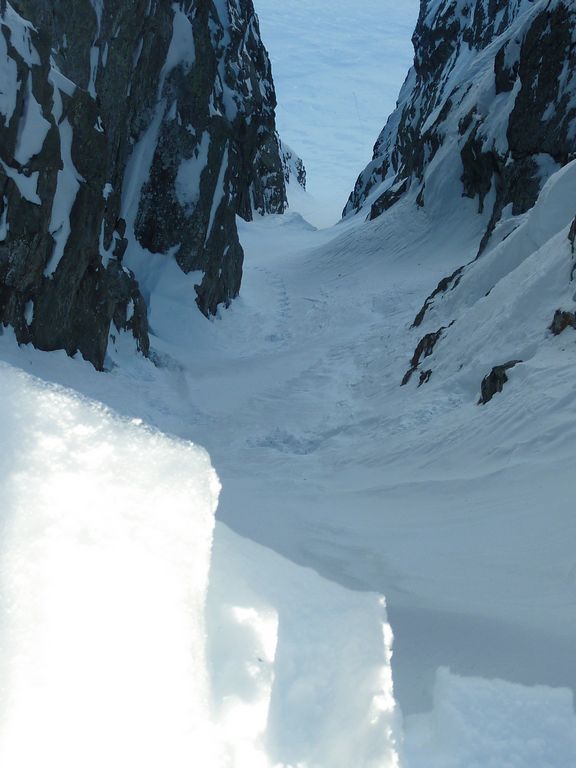 #12 Breche du Rissiou : versant Nord, pas trop envie d Breche du Rissiou : versant Nord, pas trop envie d'aller voir vu l'aspect de la neige...