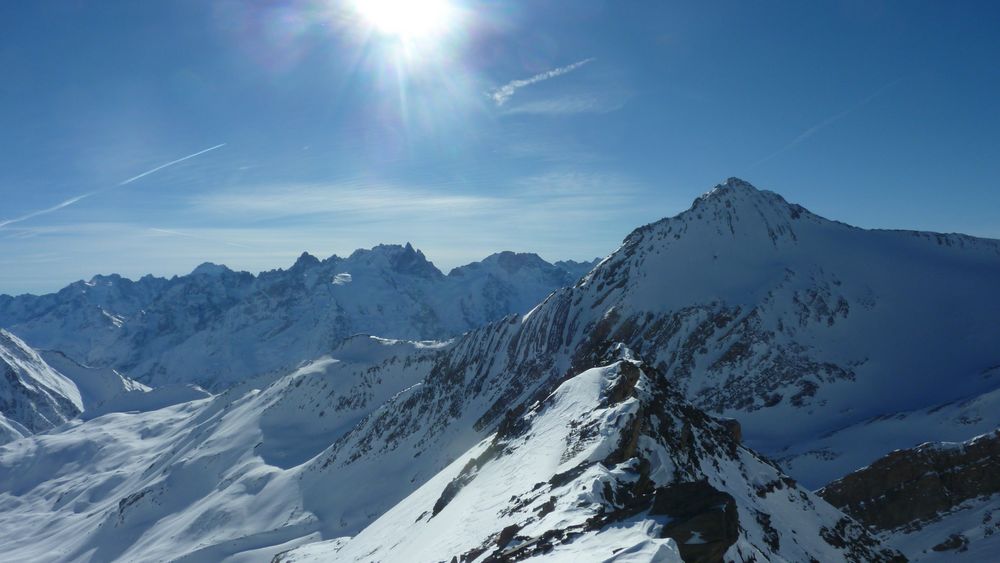 #18 Aiguille du Goléon : 2 plaques parties à droite du sommet et le haut un peu sec. mais on a tendance à regarder plutot à gauche... Aiguille du Goléon : 2 plaques parties à droite du sommet et le haut un peu sec. mais on a tendance à regarder plutot à gauche...