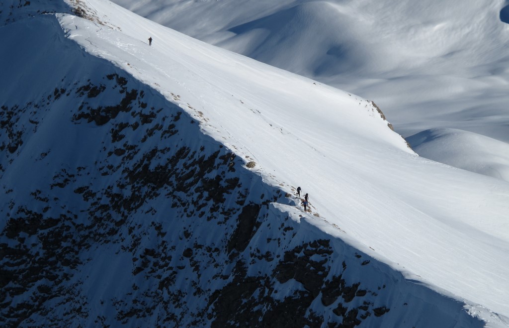 Skieurs... : ...sur la crête de Bonaparé