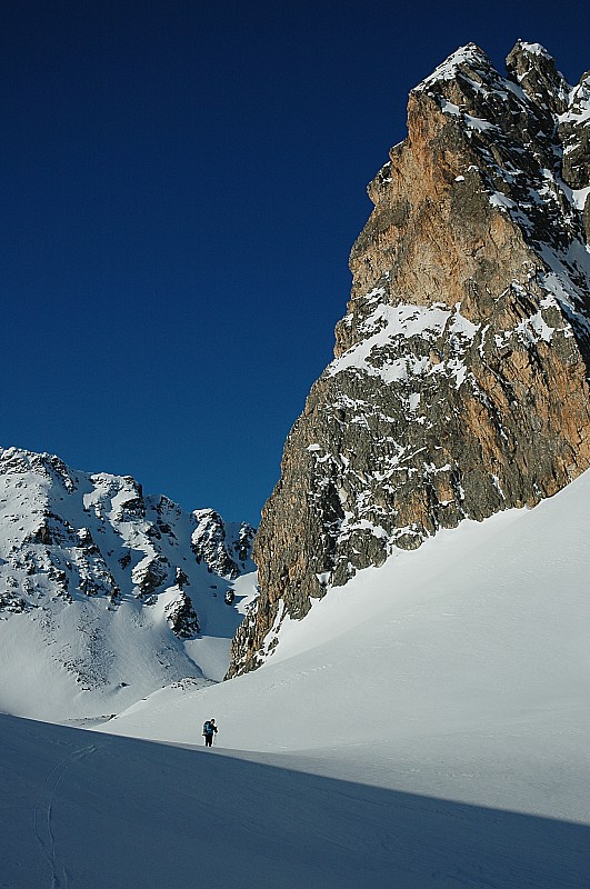 #24 Vallon du Lac Blanc : Les sentinelles qui en gardent l Vallon du Lac Blanc : Les sentinelles qui en gardent l'entrée sont impressionnantes !