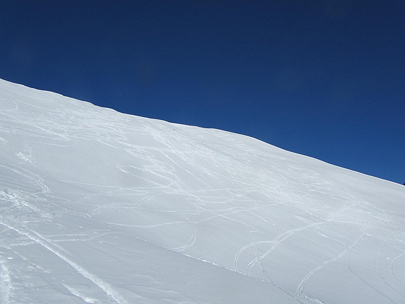 #4 Sous le sommet : Il faut skier léger, mais ça porte Sous le sommet : Il faut skier léger, mais ça porte