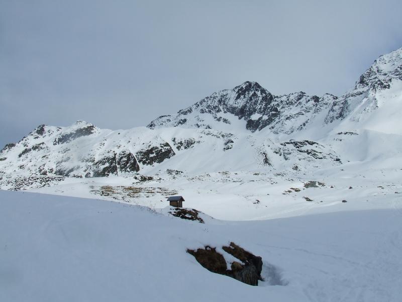 #5 Monts Jovets : Pointe Sud en vue , ici la neige est vraiment croutée ! Monts Jovets : Pointe Sud en vue , ici la neige est vraiment croutée !