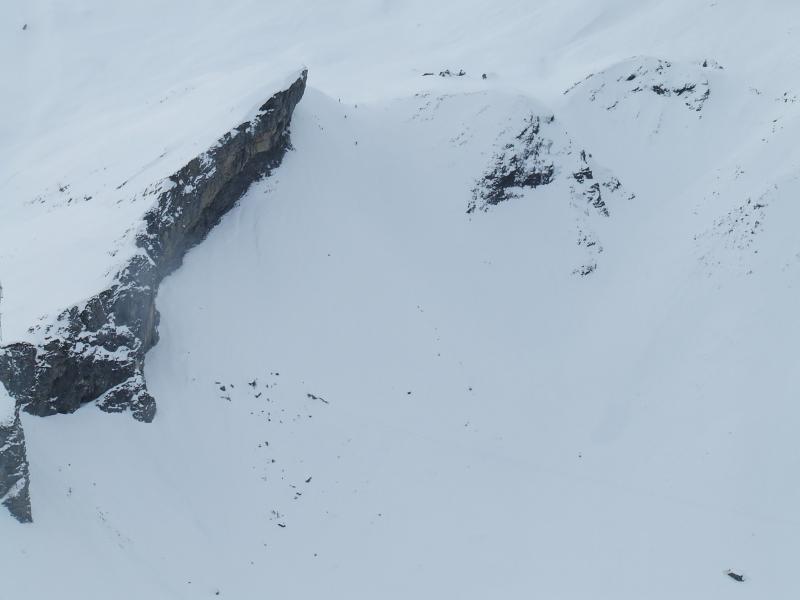 #6 Monts Jovets : des skieurs descendant apparement du col du bonhomme Monts Jovets : des skieurs descendant apparement du col du bonhomme