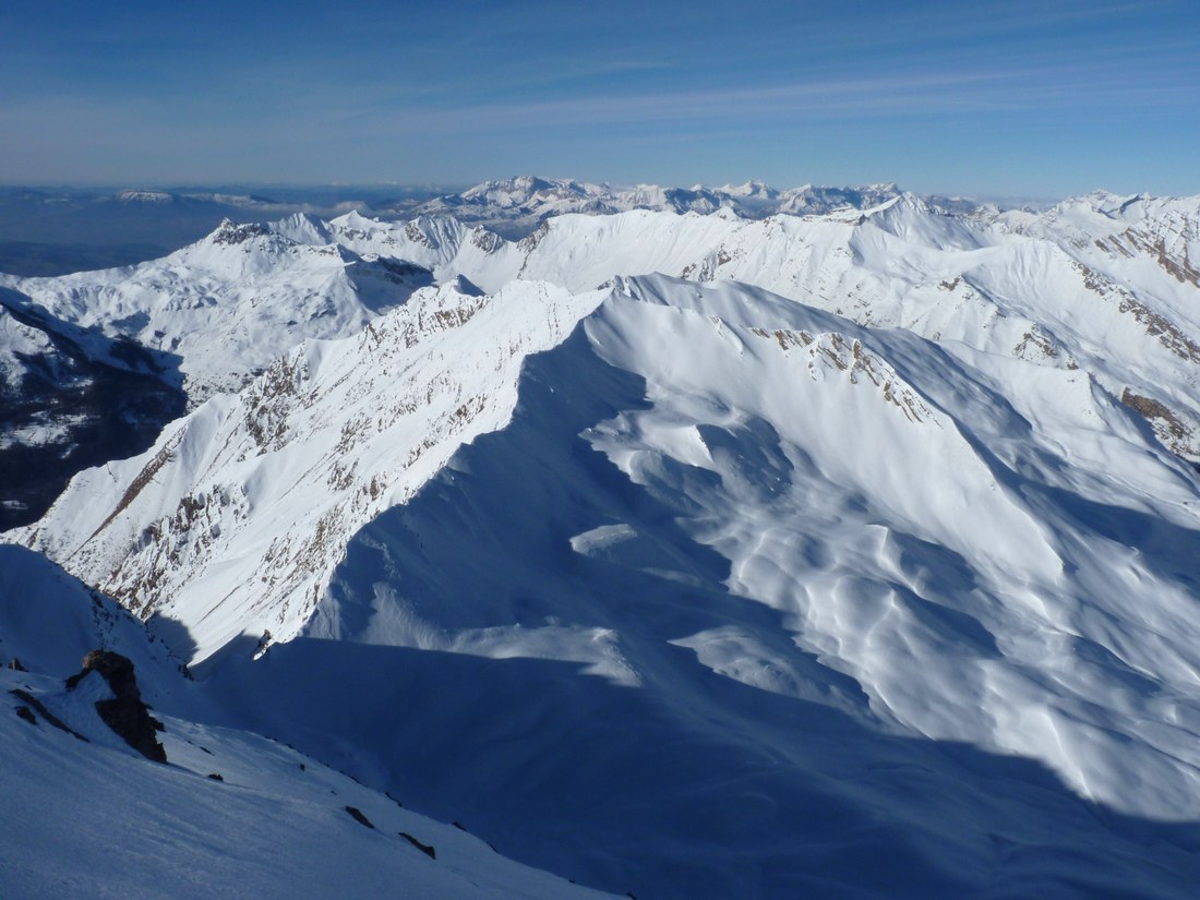 #6 Versant nord Est de Revire : Très bon enneigement mais il faut aller la chercher Versant nord Est de Revire : Très bon enneigement mais il faut aller la chercher