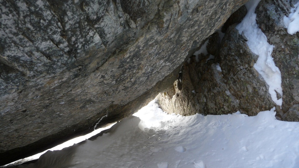 #2 Le rocher au milieu : Se faire petit pour passer Le rocher au milieu : Se faire petit pour passer