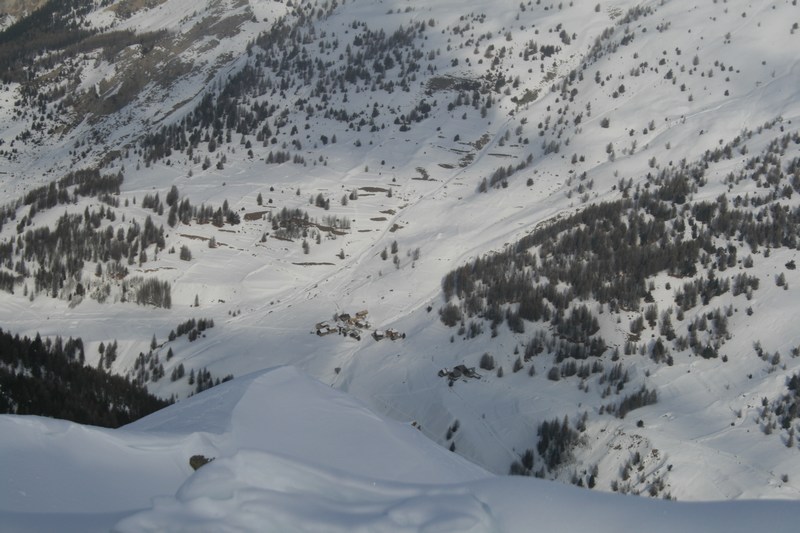 #5 Depuis le sommet : vue sur les Chalmettes. Depuis le sommet : vue sur les Chalmettes.