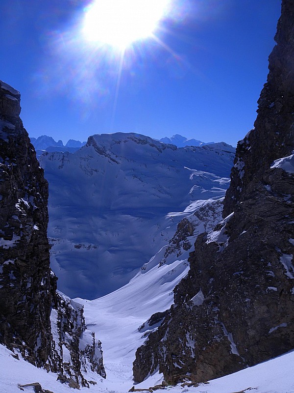 #10 entrée du couloir : ombre et soleil entrée du couloir : ombre et soleil