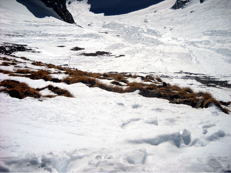 #8 Col du rasoir : L Col du rasoir : L'état de la face SE du rasoir, peu engageant...