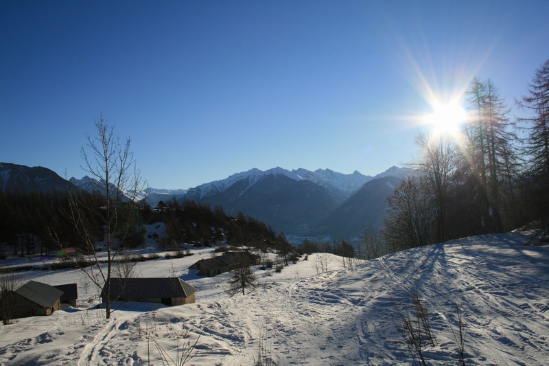 #1 Mikéou : ciel bleu, soleil; la journée s Mikéou : ciel bleu, soleil; la journée s'annonce bien.