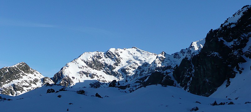 #2 Au lacs Robert : Vue sur les faces sud bien ensoleillées, côté Grande Lance de Domène Au lacs Robert : Vue sur les faces sud bien ensoleillées, côté Grande Lance de Domène