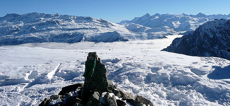 #3 Au sommet du Petit Van : Grandes Rousses et Oisans au-dessus des nuages Au sommet du Petit Van : Grandes Rousses et Oisans au-dessus des nuages