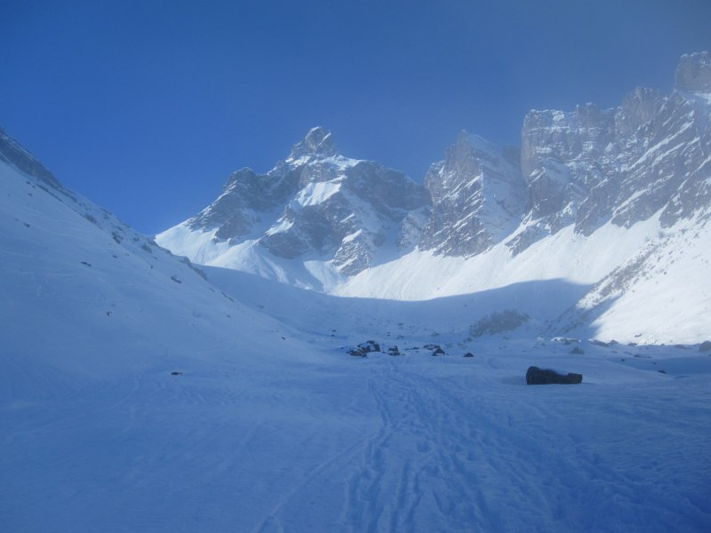 #1 Débouché du brouillard : Le vallon est très froid Débouché du brouillard : Le vallon est très froid
