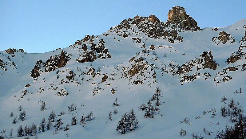 #9 Le versant skié : nous avons pris une combe sur la gauche Le versant skié : nous avons pris une combe sur la gauche