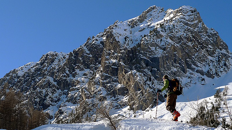 #1 Montée vers Furfande : Rochers de Clapouse Montée vers Furfande : Rochers de Clapouse