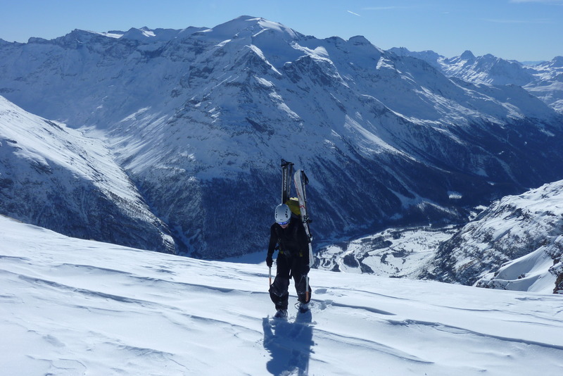 #9 Dom Juan Maurice : C Dom Juan Maurice : C'est pas tout ça, mais il faut grimper de temps en temps... voici donc l'arrivée au sommet sur fond de haute maurienne