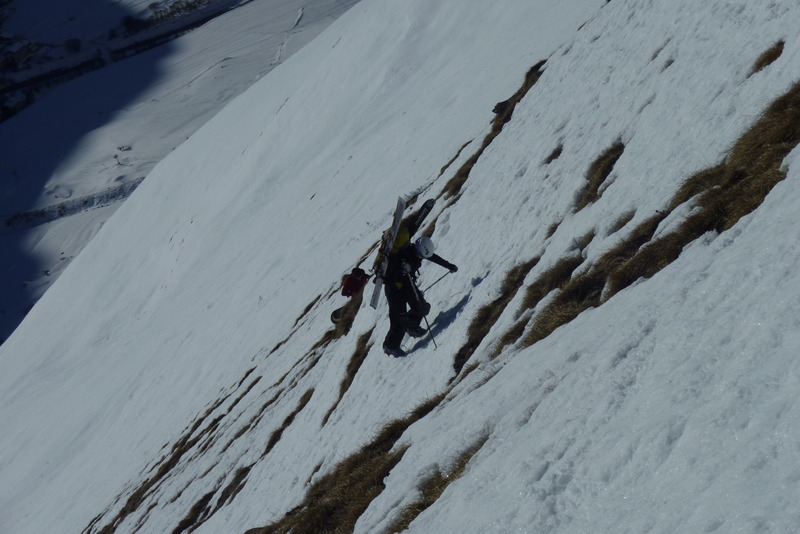 #4 Dom Juan Maurice : Qques ressauts plus raides où il faudra slalomer entre les plaques herbeuses Dom Juan Maurice : Qques ressauts plus raides où il faudra slalomer entre les plaques herbeuses