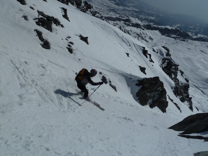 Grand Perron des Encombres : Petit étroiture dans le SW du Perronnet.