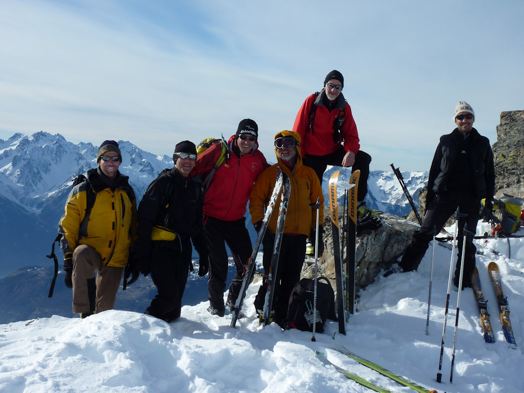 Rencontre au sommet : La Grizzly Team dans la bonne humeur.