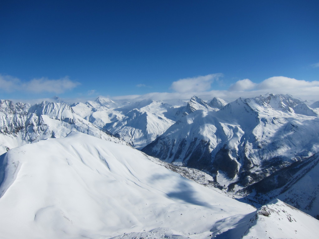 #2 Entre Ubaye et Queyras : Plein Est avec Mlajasset en fond à droite. Entre Ubaye et Queyras : Plein Est avec Mlajasset en fond à droite.