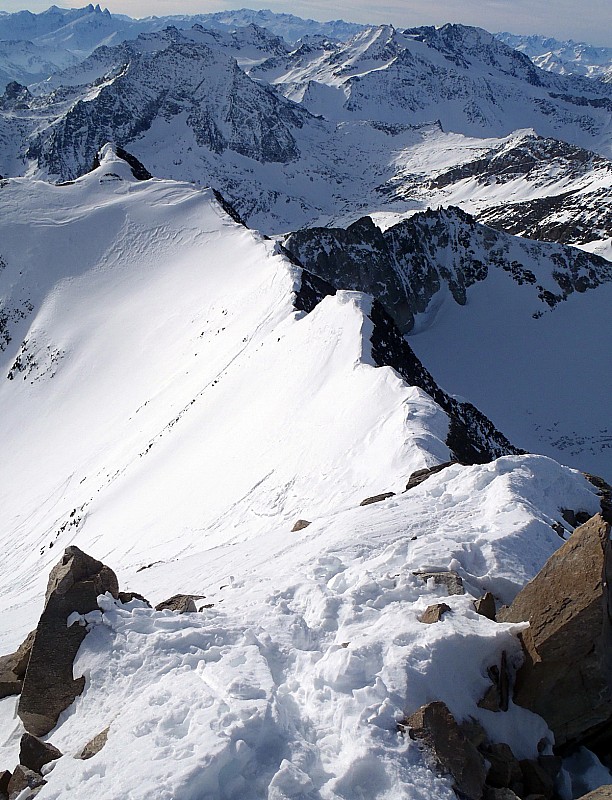#11 arête sommitale : depuis le sommet => Pointe de la Gorma 3396m et glacier de la Mahure arête sommitale : depuis le sommet => Pointe de la Gorma 3396m et glacier de la Mahure