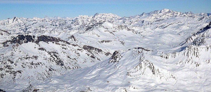 Panorama N/E : ... depuis le sommet : Grand Paradis + les 4000m du Valais !