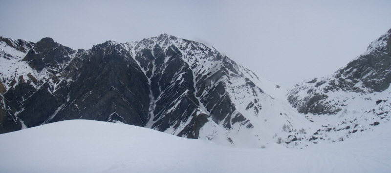 #2 Aiguillettes et Col du Couard : Ca passe. La meilleure neige était dans la face est sous les Aiguillettes pour rejoindre le col Aiguillettes et Col du Couard : Ca passe. La meilleure neige était dans la face est sous les Aiguillettes pour rejoindre le col