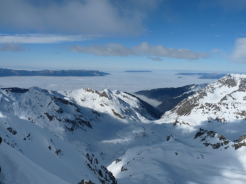#3 Vue Est : Chartreuse, Bauges et combe de Chambéry sous les nuages... Vue Est : Chartreuse, Bauges et combe de Chambéry sous les nuages...