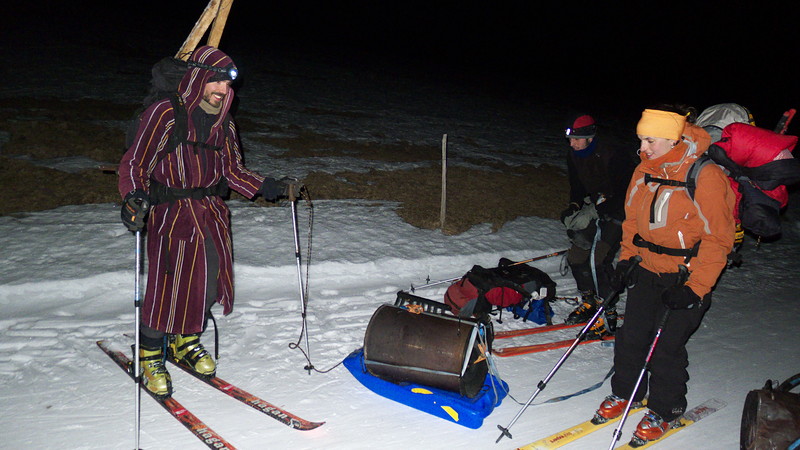 Redescente des bouilleurs : Aussi chargé à la descente qu'à la montée, malgré qq stères de bois en moins.