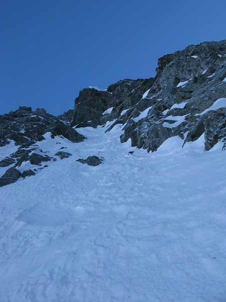 #5 premier ressaut : 1er ressaut raide, c premier ressaut : 1er ressaut raide, c'en est fini du couloir principal, ce court passage en biais permet de rejoindre le "contre couloir".