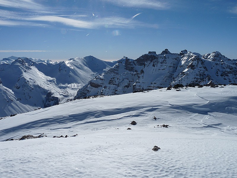 #4 téte ronde de valloar : la cime de Bolofré et son aréte bien gelés et fort Carra. téte ronde de valloar : la cime de Bolofré et son aréte bien gelés et fort Carra.