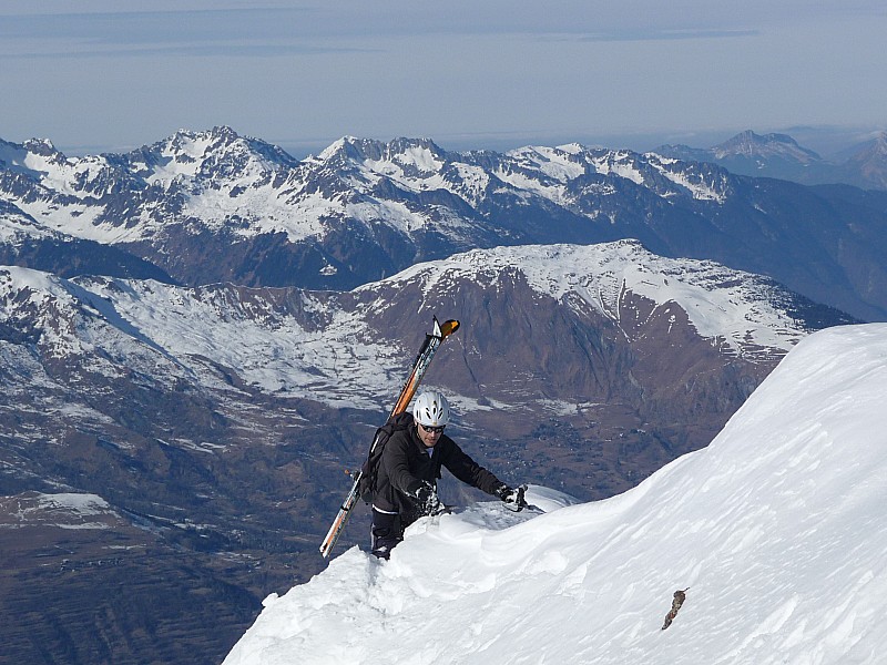 Arête sommitale : un peu d'alpi