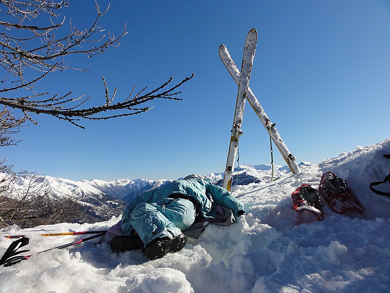 #7 Aunos : Jana (6ans) dans ca petite sieste reparatrice. Aunos : Jana (6ans) dans ca petite sieste reparatrice.