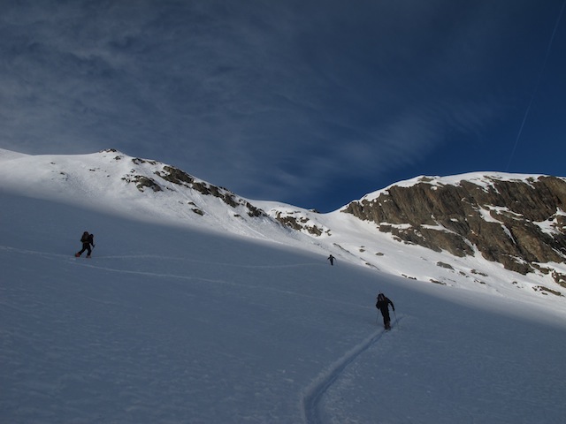#3 En dessous le lac. En dessous le lac.
