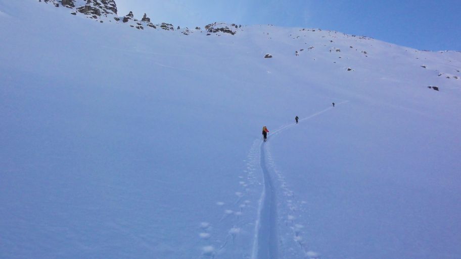 Montée dans le couloir : Allez, plus que 400 D+ !