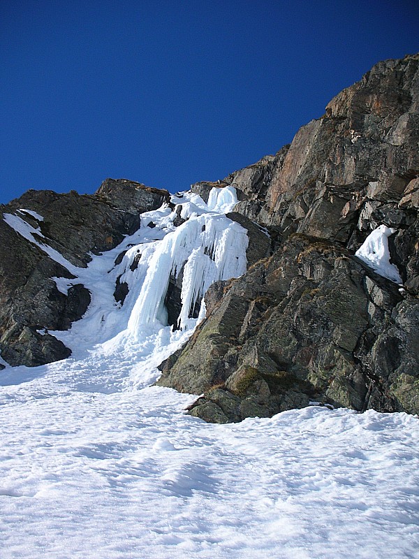 #10 Pointe de la Terrasse : Petite Cascade exposée à la descente: Magnifique ! Pointe de la Terrasse : Petite Cascade exposée à la descente: Magnifique !