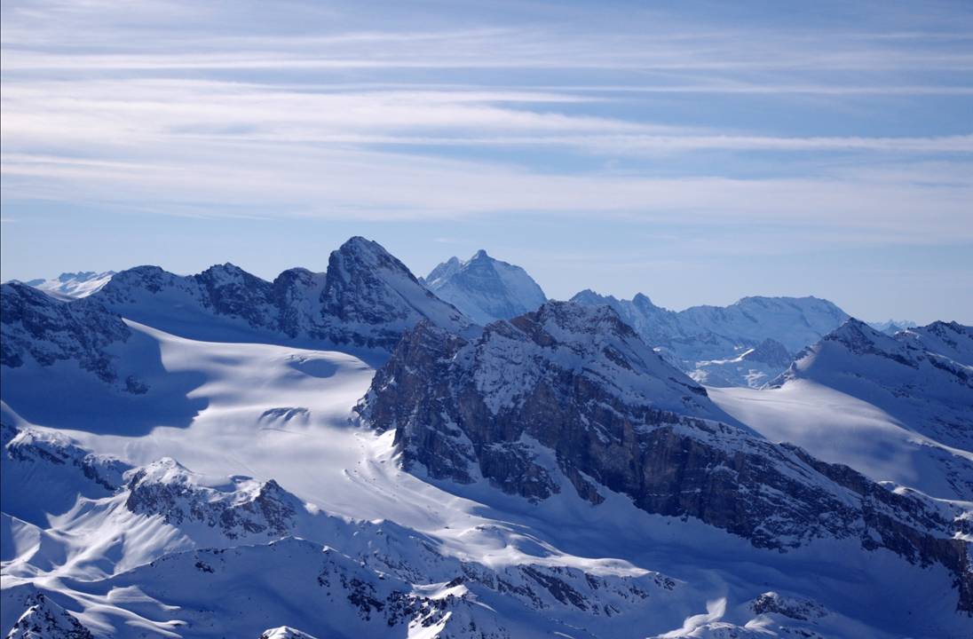#9 Nos voisins de Savoie : Quelques sommets favoris vus depuis le Val d Nos voisins de Savoie : Quelques sommets favoris vus depuis le Val d'Aoste... la vie vue d'un angle autre? Au 1er plan, la face rocheuse et dolomitique des Granta Pareï... le symbole des gens de la vallée de Rhêmes.