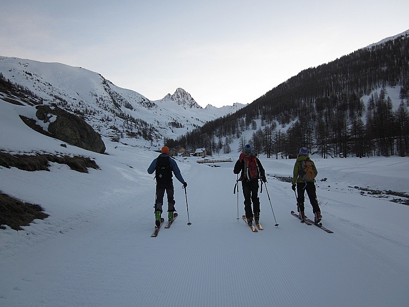 #5 Bric Bouchet : L Bric Bouchet : L'objectif du jour se dévoile enfin... (mais qu'il est long ce vallon !)