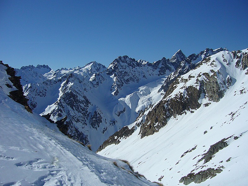 #5 Rocher des Pâtres : Depuis le col des Balmettes vue sur Puy Gris à droite Rocher des Pâtres : Depuis le col des Balmettes vue sur Puy Gris à droite