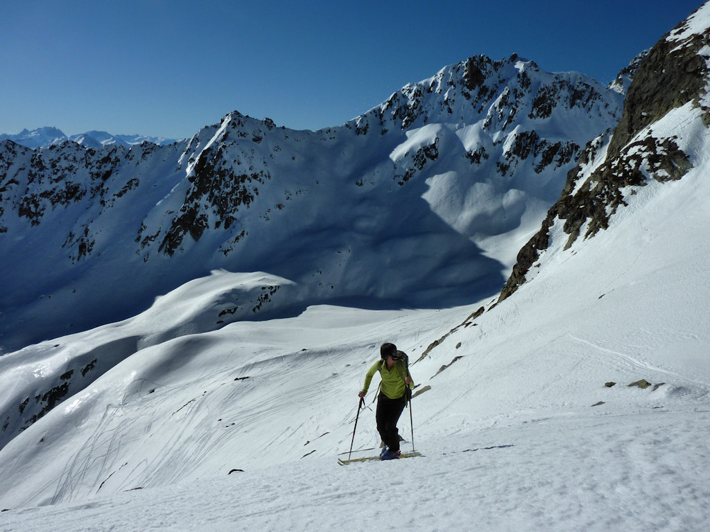 #6 Au dessus du lac des Balmettes : Arrivée dans la Combe suspendue. Au dessus du lac des Balmettes : Arrivée dans la Combe suspendue.