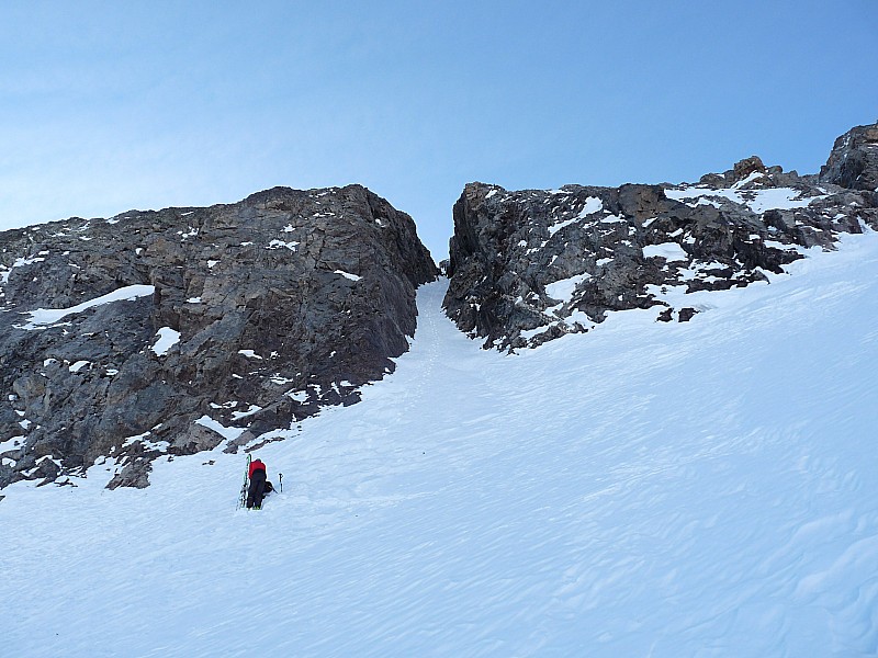 #3 Bec de l Bec de l'homme : Au choix, le couloir ou la vire sur la droite....
Sortie du couloir, il y a qqu'un....:-)