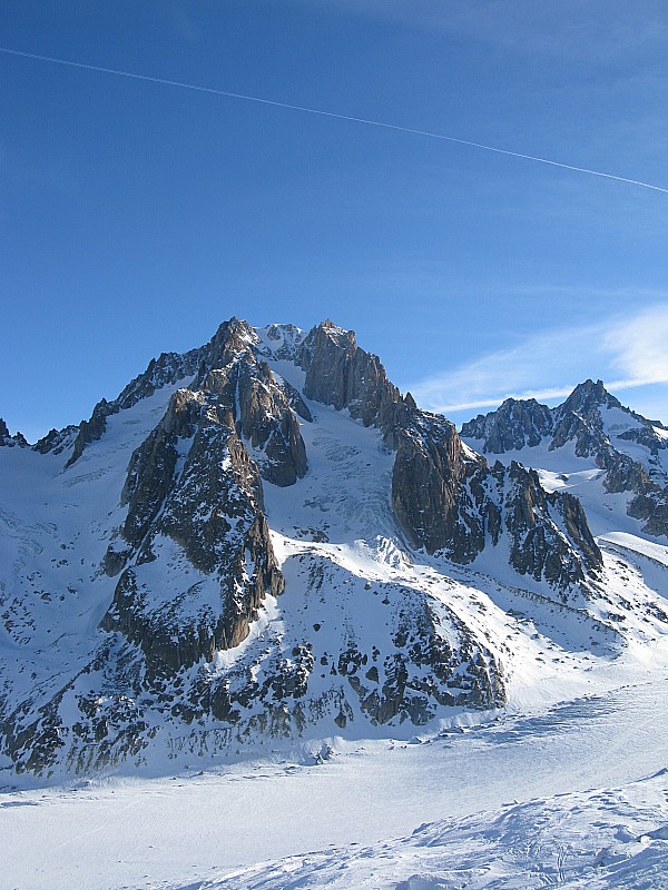 #4 Aiguille Argentiere : La (belle) bete avec le couloir du Milieu. Aiguille Argentiere : La (belle) bete avec le couloir du Milieu.