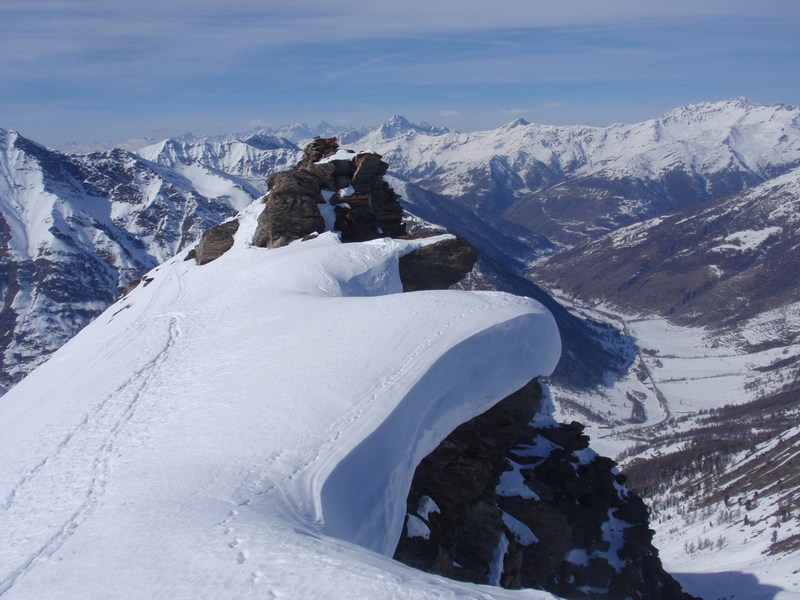 #12 Jolie meringue : tout au fond les Ecrins et Rochebrune, pendant que le ciel se voile. Serait-ce la neige ? Jolie meringue : tout au fond les Ecrins et Rochebrune, pendant que le ciel se voile. Serait-ce la neige ?