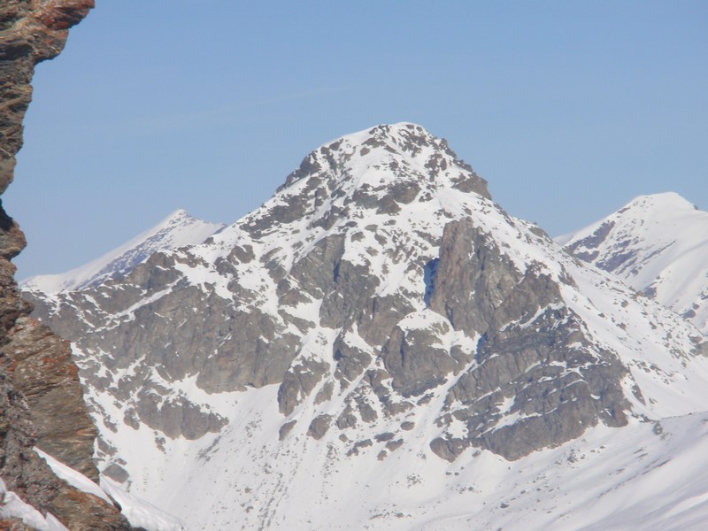 #5 Depuis la brèche 2706 m : le Pelvas. Depuis la brèche 2706 m : le Pelvas.
