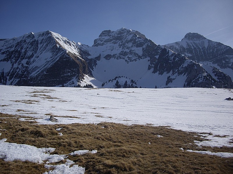 #10 Jallouvre, Pointe Blanche et Ballafrasse. Jallouvre, Pointe Blanche et Ballafrasse.