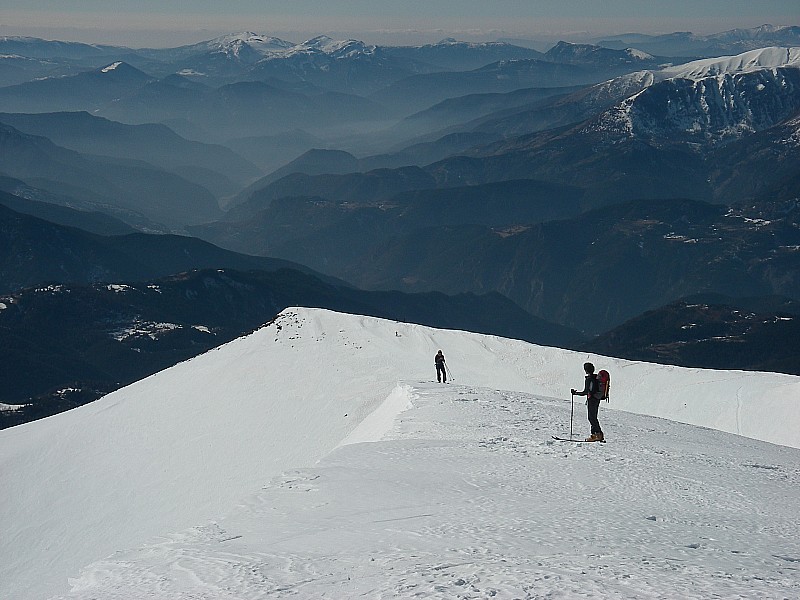 #7 Lignes de crêtes : Vue sur la vallée de Daluis Lignes de crêtes : Vue sur la vallée de Daluis